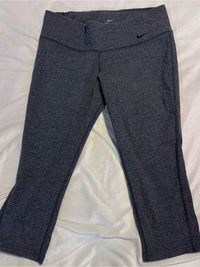 Nike Women's Heather Charcoal Capri Leggings
